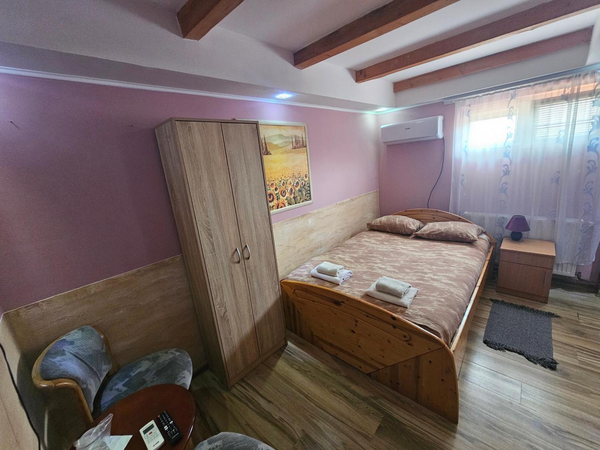 Prenociste Rooms Simke سوبوتيتْسا المظهر الخارجي الصورة